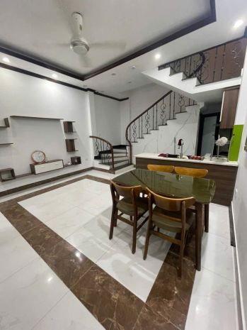 Giá tốt - chính chủ cho thuê nhà nguyên căn  long biên - 7652538