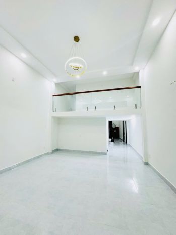 Bán nhà q10 cách mạng tháng 8 ngang 6m 4 tầng 95m2: 8,9 tỷ. 7652567