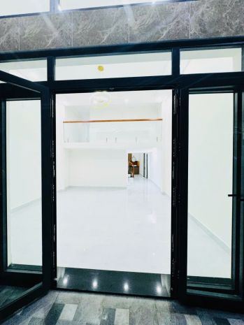 Bán nhà q10 cách mạng tháng 8 ngang 6m 4 tầng 95m2: 8,9 tỷ. 7652569