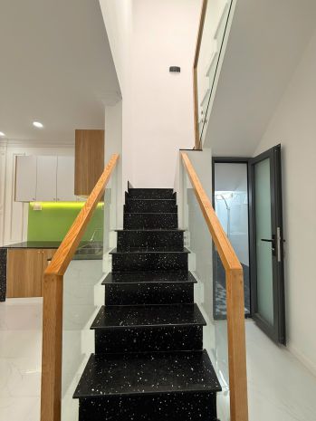 Nhà 2 tầng 4 phòng ngủ, mới xây vào ở ngay - hẻm oto đỗ 7654431