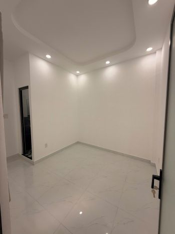 Nhà 2 tầng 4 phòng ngủ, mới xây vào ở ngay - hẻm oto đỗ 7654433