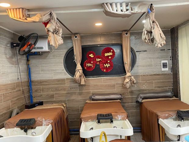 Cần sang gấp tiệm nail  mi  gội đầu tại phú nhuận, hồ chí 7656586