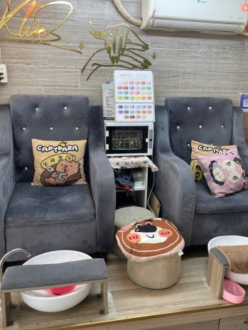 Cần sang gấp tiệm nail  mi  gội đầu tại phú nhuận, hồ chí 7656588