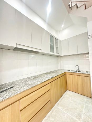 Nhà 4 tầng hẻm 3m  thông, gần mt trần xuân soạn- cư xá 7658431