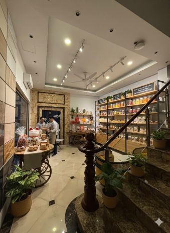 Mặt bằng đẹp- giá tốt -căn góc sang nhượng gấp quán cafe 7659577