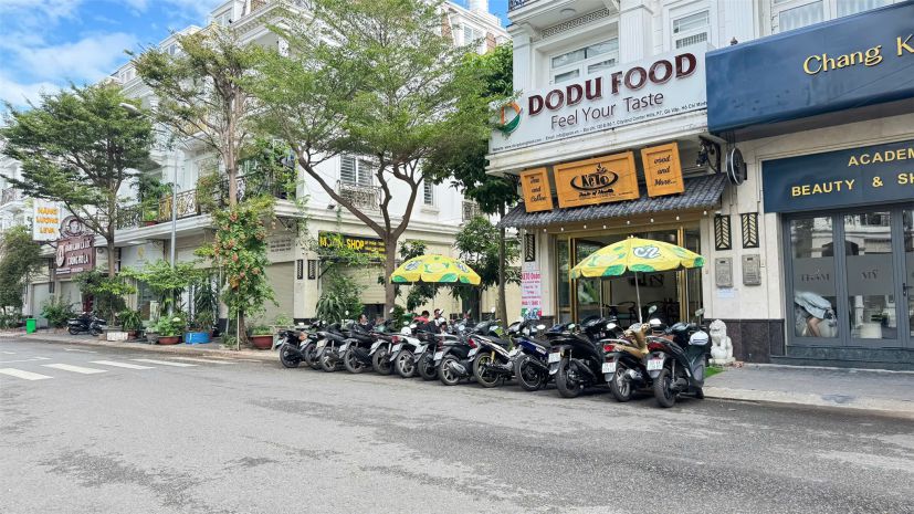 Mặt bằng đẹp- giá tốt -căn góc sang nhượng gấp quán cafe 7659578
