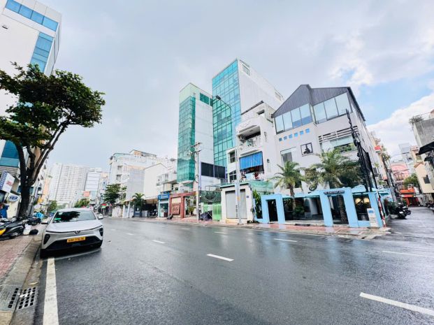 Quận phú nhuận: chính chủ  bán nhà 3 mặt tiền đ.đào duy 7667430