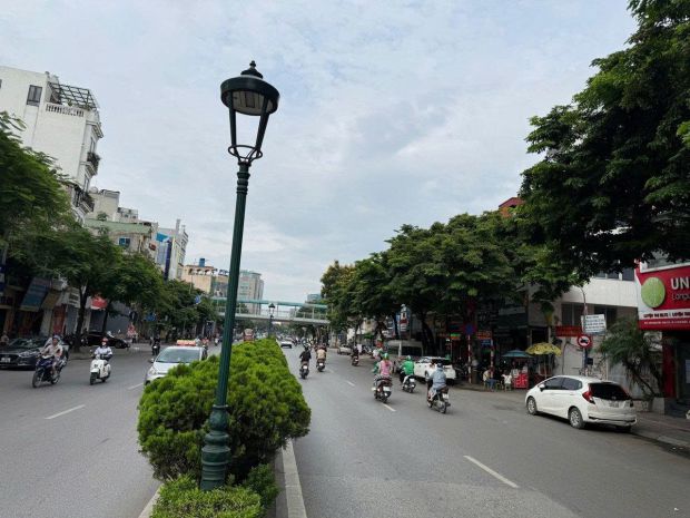 Bán nhà mặt phố nguyễn văn cừ, long biên 192m2 mt7.6m 59.9 7667615