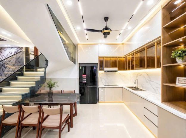 Nhà góc 2 mặt tiền thoáng mát, 110m, chỉ 6.5 tỷ, cạnh phú 7669066