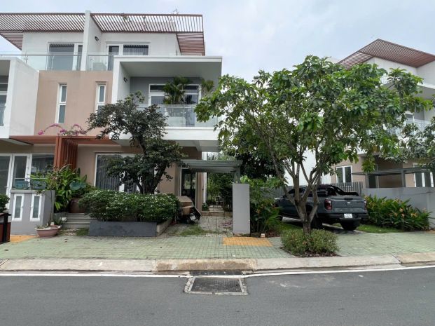 Chính chủ cần bán biệt thự 3 tầng 3 mặt tiền view hồ - 7669125