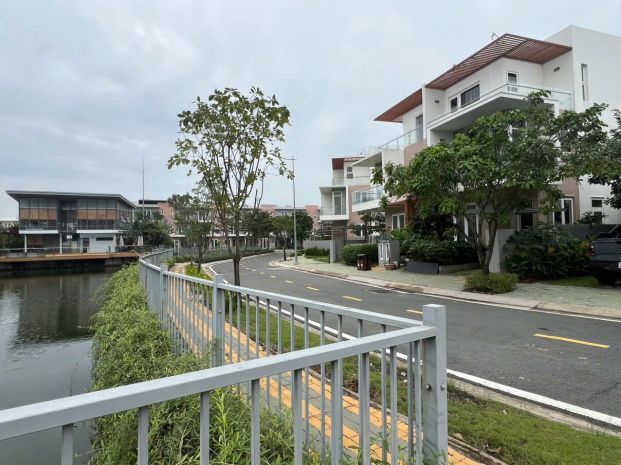 Chính chủ cần bán biệt thự 3 tầng 3 mặt tiền view hồ - 7669126
