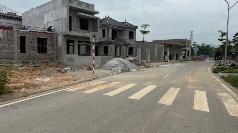 Các bác lưu ý ,giá chưa đến 2 tỷ ,diện tích gàn 350 m ,lô 7669783