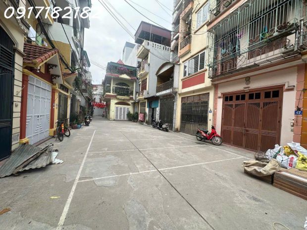 Bán nhà 56m²  ngọc thụy, long biên  3 tầng  giá 12 tỷ 7671136