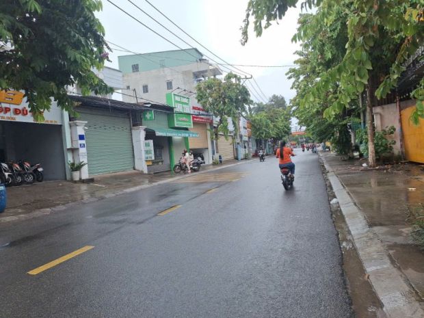Bán nhà 2 tầng mặt tiền đỉnh tthc dĩ an,giá đầu tư,sổ hồng 7676290