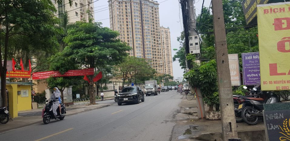 Bán đất phân lô ngõ 156 võ chí công tây hồ  400 triêum2. 7677395