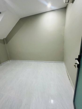 Nhà đẹp leng keng - hẻm xe hơi vào nhà - vị trí đẹp - ngang 7677870