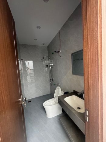 Bán nhà 4 tầng đẹp - miếu hai xã - sân cổng riêng 7679954