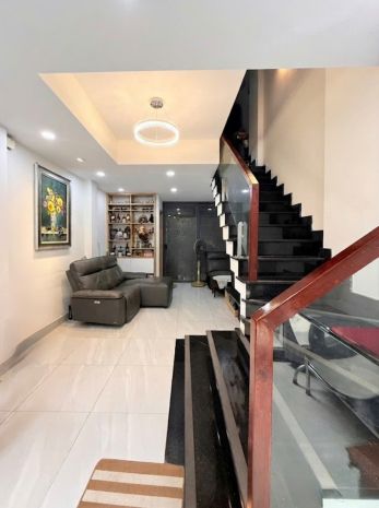 Trung tâm vip bàn cờ quận 3 - 5 tầng kts thiết kế - sát 7680071