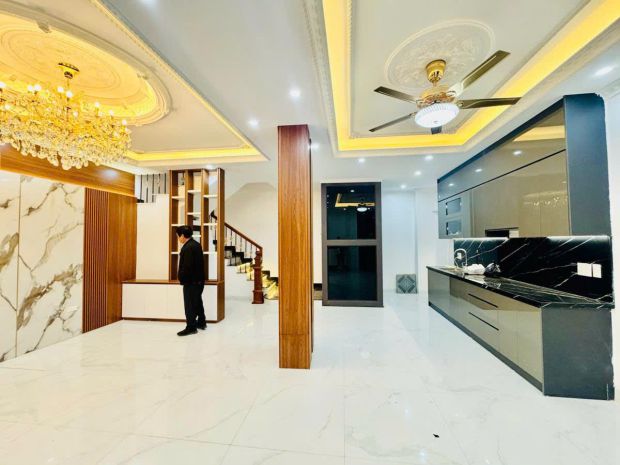 Nhỉnh 8 tỷ, nhà dân xây cầu diễn 48m2x5 tầng, rộng rãi, ô 7681326