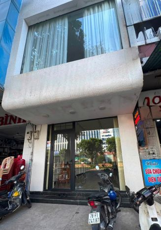 Cho thuê mặt bằng đẹp  trung tâm tp  mặt tiền đường lê 7682456