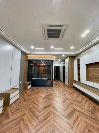 Bán nhà lạc long quân  62m² - 6 tầng - thang máy - ô tô 7683174