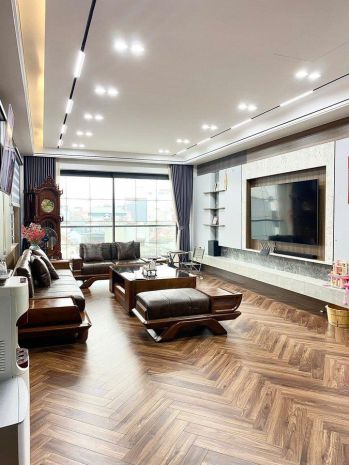 Bán nhà lạc long quân  62m² - 6 tầng - thang máy - ô tô 7683178