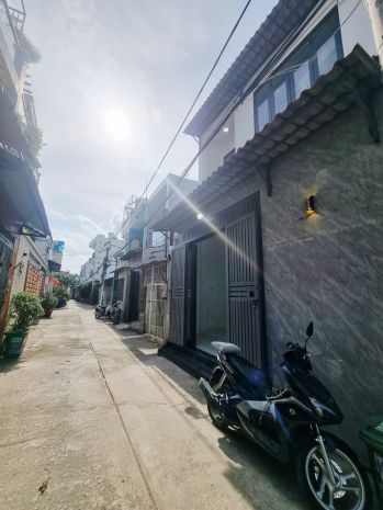 Bán nhà huynh thi hai p tmt q12 5,5 x15 2 tầng hxh 3,9 tỷ 7683386