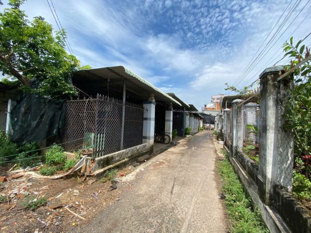 Bán nhà và đất 843m² ngay trung tâm đất đỏ  cách chợ chỉ 7683414