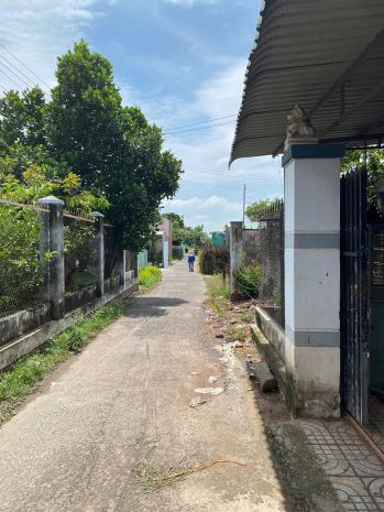 Bán nhà và đất 843m² ngay trung tâm đất đỏ  cách chợ chỉ 7683416