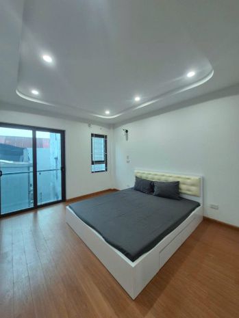 Bán nhà thạch bàn 36m 6 tầng thang máy 1 nhà ra phố nhỉnh 9 7685281