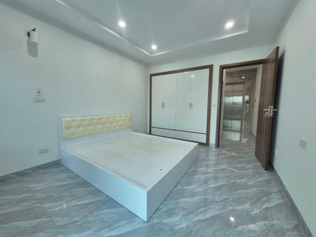 Bán nhà thạch bàn 36m 6 tầng thang máy 1 nhà ra phố nhỉnh 9 7685282