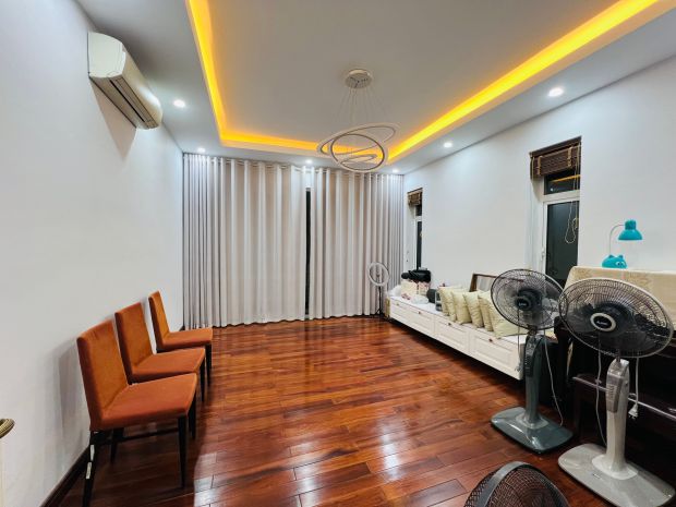 Bán biệt thự sài đồng, long biên 180m2- 4 tầng thang máy- 7687326