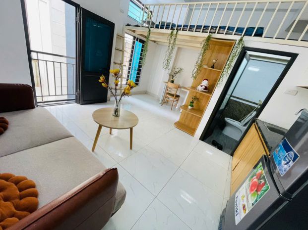 Tòa ccmn hoàng quốc việt  67 phòng  lô góc 4 mặt thoáng 7689400