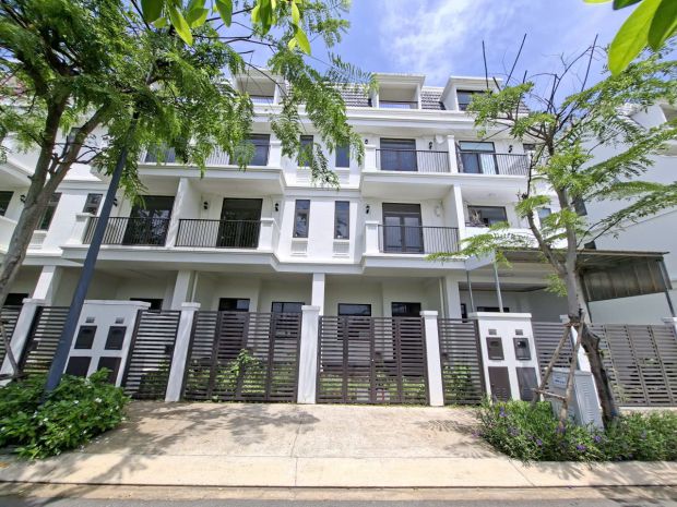 Nhà phố 4 tầng mặt tiền đại lộ 32 khu đô thị khép kín vũng 7690967
