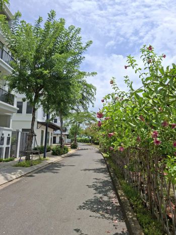 Nhà phố 4 tầng mặt tiền đại lộ 32 khu đô thị khép kín vũng 7690968