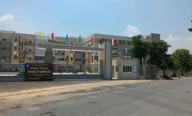 Cho thuê nhà 318 ngọc trì  5 tầng , full nội thất, chỉ 8 7691539