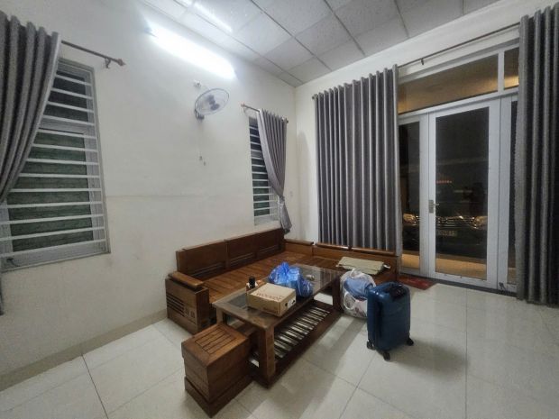 Cho thuê nhà nguyên căn 150m²  có sân đậu ô tô  giá 6 7693082