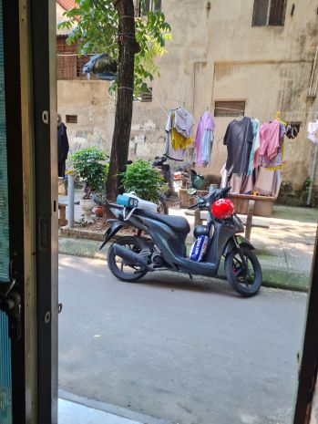 Cho thuê nhà tầng 1  khu tập thể a5 phố 8.3  hai bà 7693906