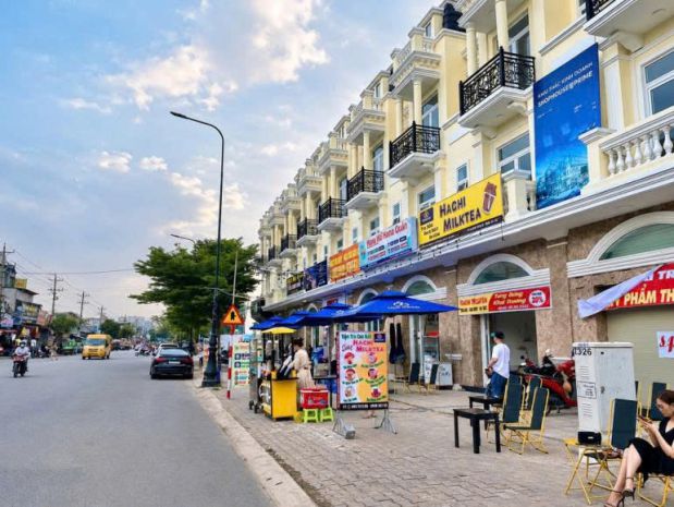 Cho thuê mặt bằng dĩ an, mặt tiền đường 25m, 3 tầng 245 m2, 7696055
