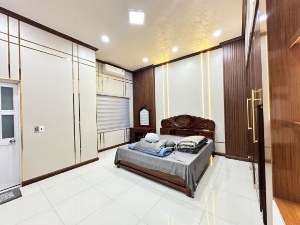 Bán nhà 3 tầng dĩ an,shr thổ cư,đường 2 ô tô thông 7697319