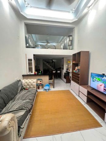 Cho thuê nhà nguyên căn hai bà trưng  35m²  4 tầng  4pn 7702292