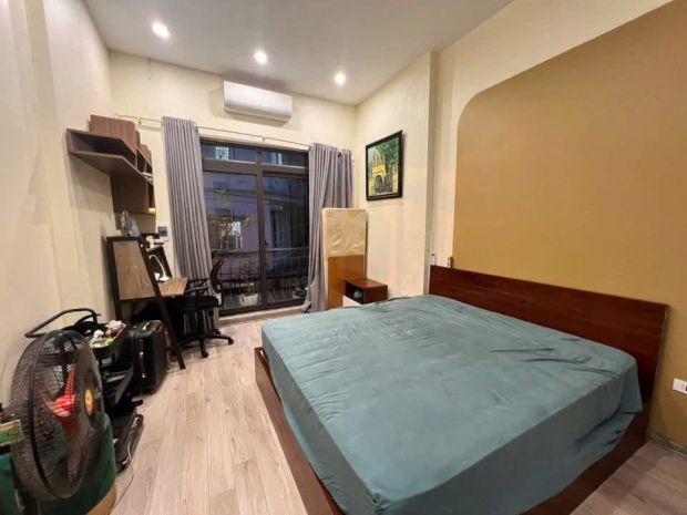 Cho thuê nhà nguyên căn hai bà trưng  35m²  4 tầng  4pn 7702295