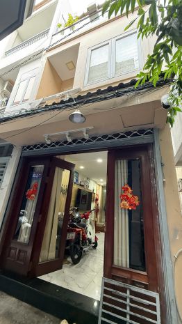 Chính chủ bán nhà quận 7 2 lầu đúc - hẻm ô tô nhỏ nguyễn 7702927