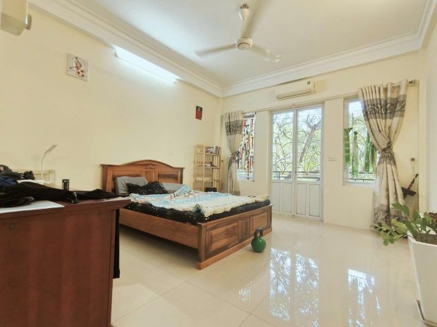 Bán nhà 95m² 4 tầng đội cấn, ba đình dân xây, gần phố chỉ 7703319