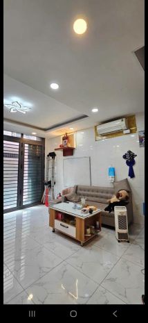 Nhà đẹp hoàn công đủ ở ngay - ngang 4m - trung tâm quận 11. 7703725