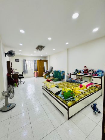 Mặt tiền xe hơi âu dương lân 94m2, 4 tầng, kết cấu kiên cố, 7704609