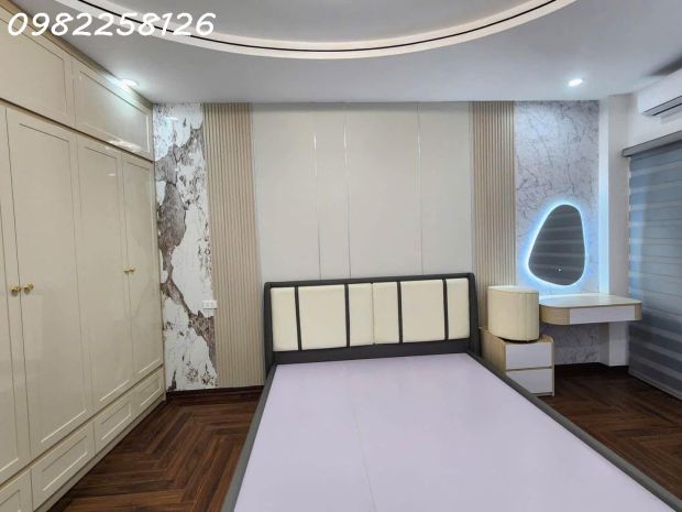Bán nhà ngõ 158 nguyễn văn cừ .dt 60m2 xây 6 tầng mới 100. 7706593