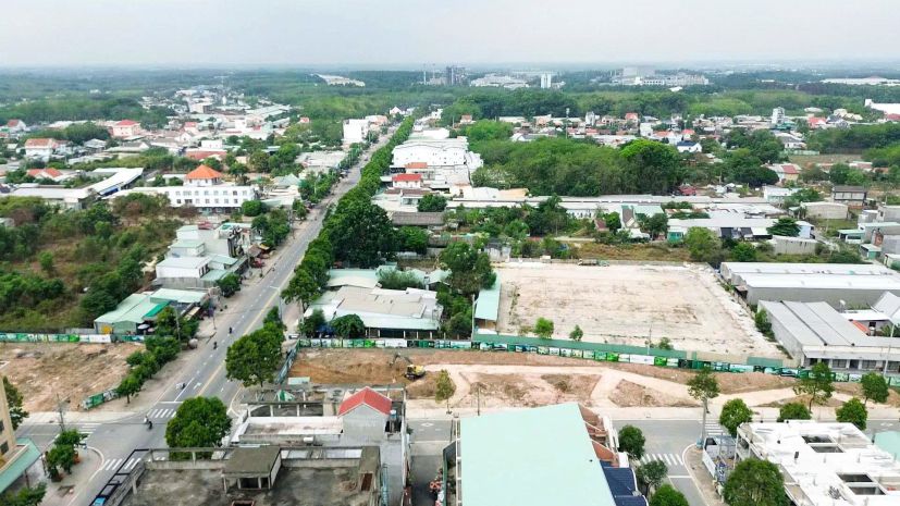 Fiesta central  becamex nhà phố 2 mặt tiền giữa tâm điểm 7711223