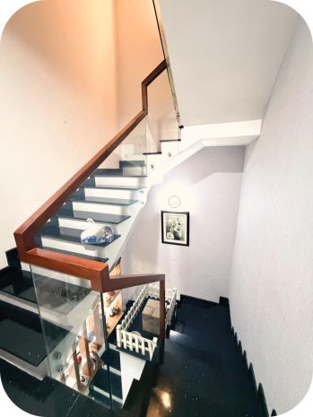 Sát emart phan văn trị  hẻm xe hơi  64m²  3 tầng  4pn 7712412