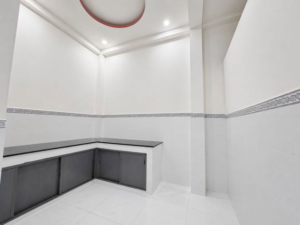 Lô góc 2 mặt hẻm xe tải q.8  nhà 4 tầng btct 5pn  đậu ô 7714464